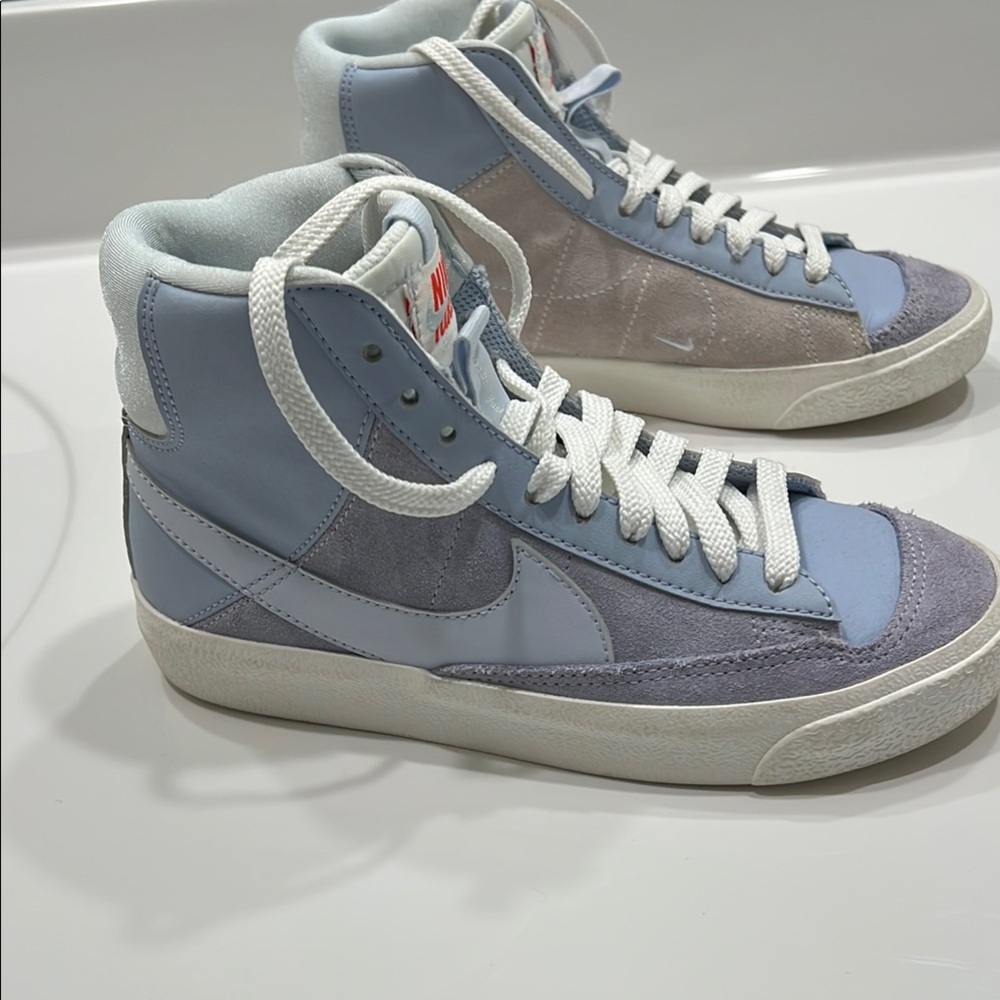Nike Kids Sneakers in Light Blue and Gray